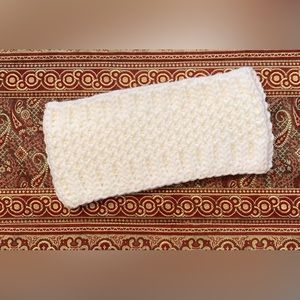 Ear warmer head band. White. Fits adult/teen. Handmade.